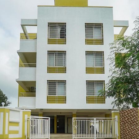 Oyo 16007 Sk Executive Hotel Yerandwane Exterior photo