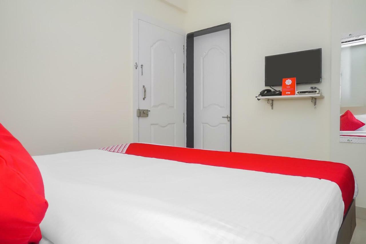 Oyo 16007 Sk Executive Hotel Yerandwane Exterior photo